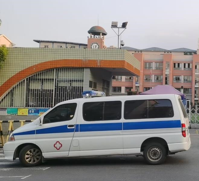 南岸救护车出租护送骨折病人一公里多少钱